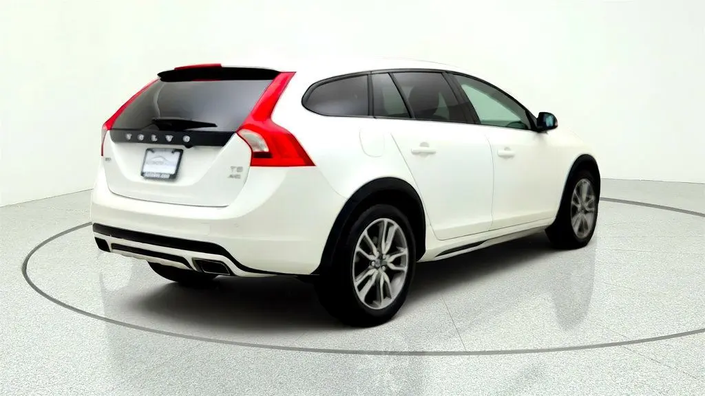 2015 Volvo V60 - $12,795