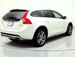 2015 V60 Cross Country Thumbnail 5