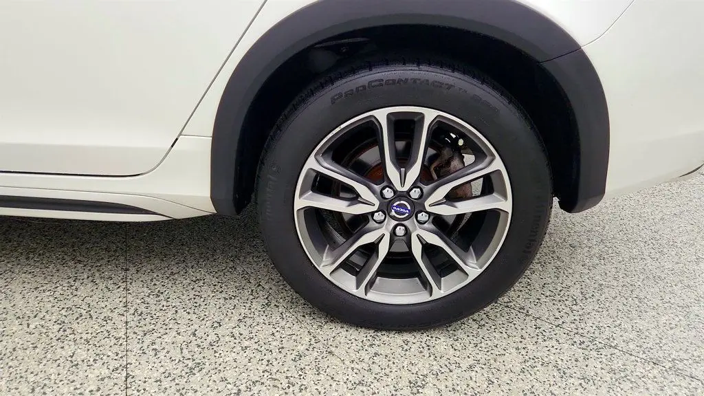 2015 Volvo V60 - $12,795