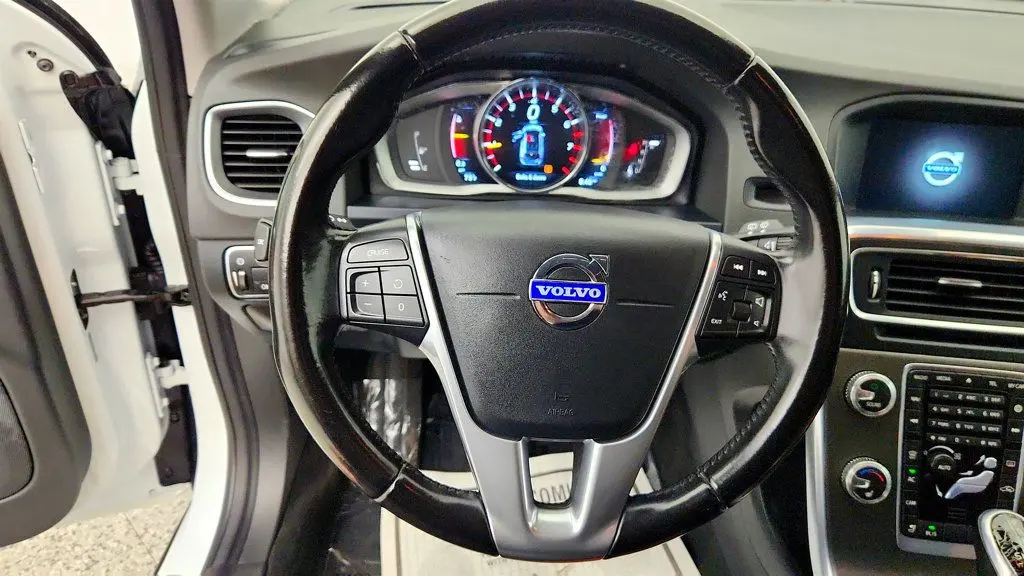 2015 Volvo V60 - $12,795