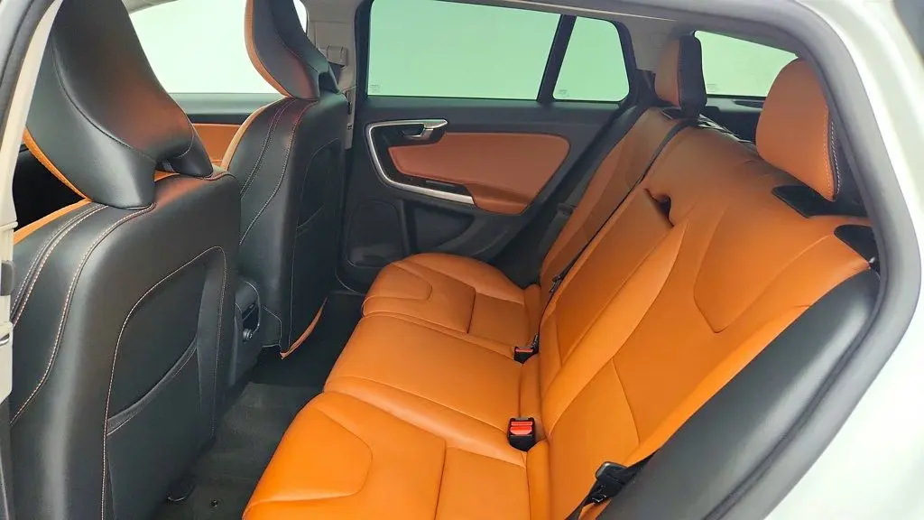 2015 Volvo V60 - $12,795
