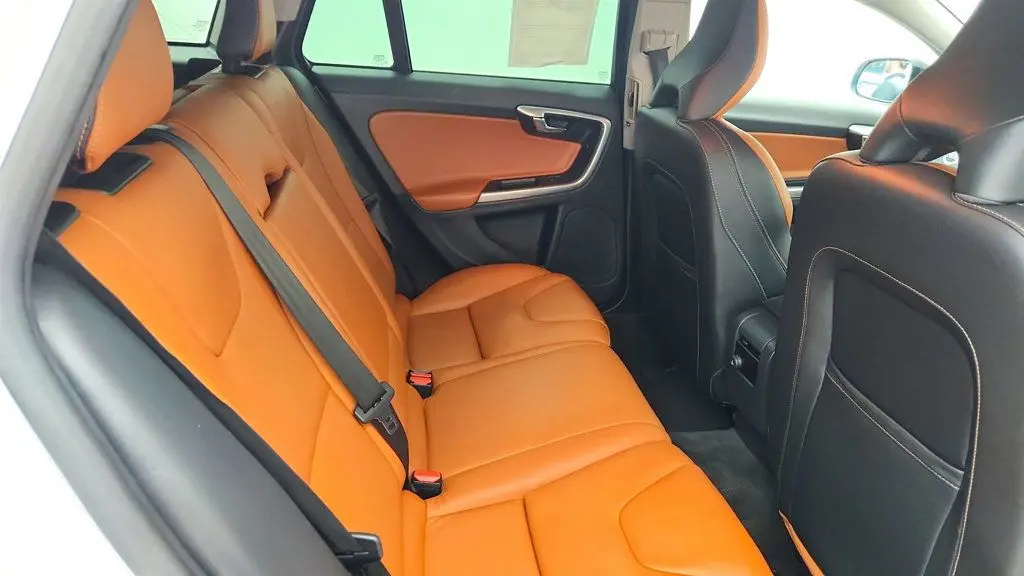 2015 Volvo V60 - $12,795
