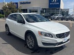 2016 V60 Cross Country Thumbnail 1