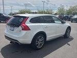 2016 V60 Cross Country Thumbnail 3