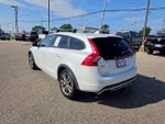 2016 V60 Cross Country Thumbnail 5