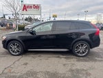 2015 V60 Cross Country Thumbnail 8