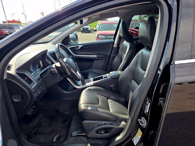 2016 Volvo XC60 - $8,400