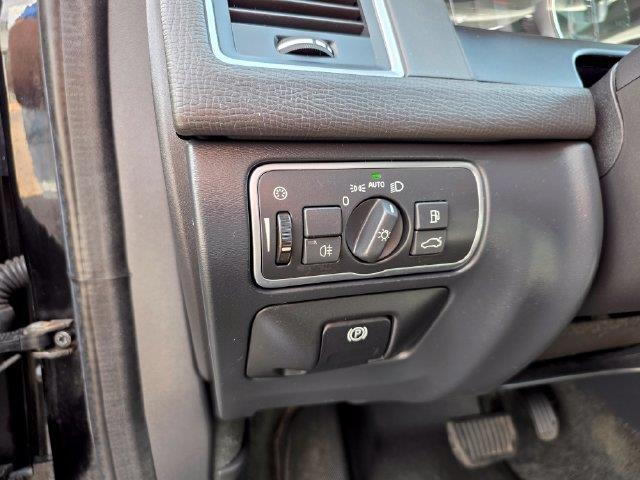 2016 Volvo XC60 - $8,400
