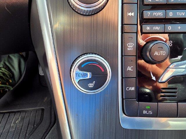 2016 Volvo XC60 - $8,400
