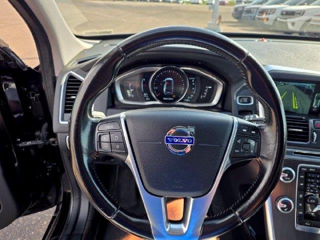 2016 Volvo XC60 - $8,400