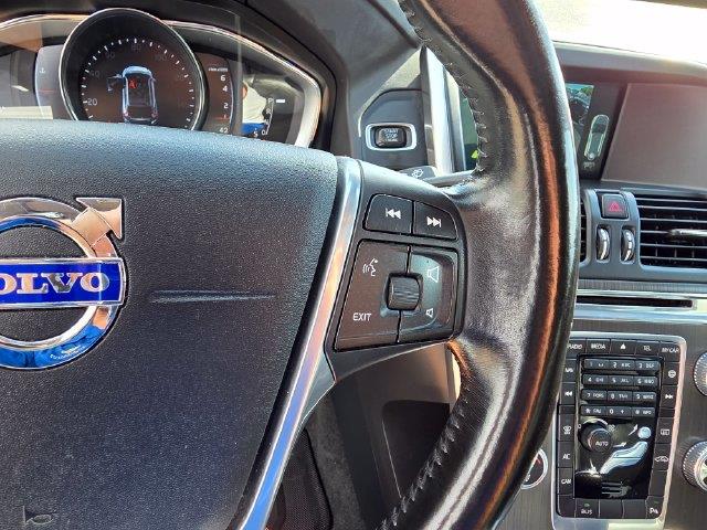 2016 Volvo XC60 - $8,400