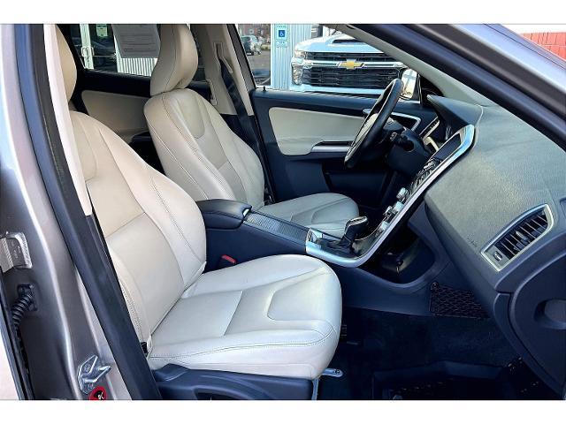 2016 Volvo XC60 - $11,872