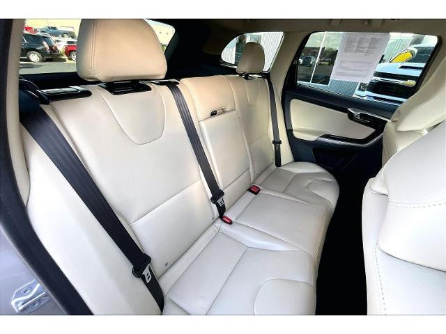 2016 Volvo XC60 - $11,872