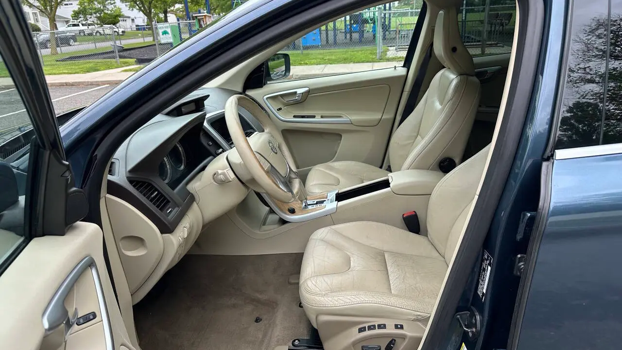 2011 Volvo XC60 T6