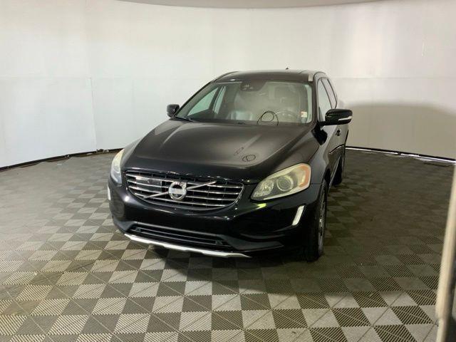2015 Volvo XC60 - $10,775
