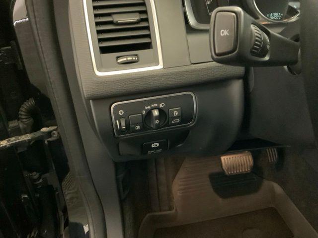 2015 Volvo XC60 - $10,775