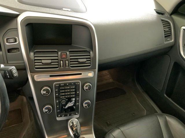 2015 Volvo XC60 - $10,775