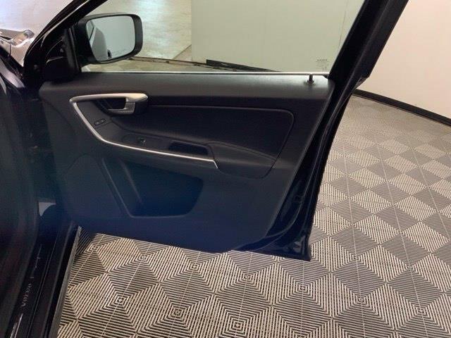 2015 Volvo XC60 - $10,775