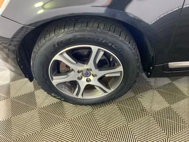 2015 Volvo XC60 - $10,775