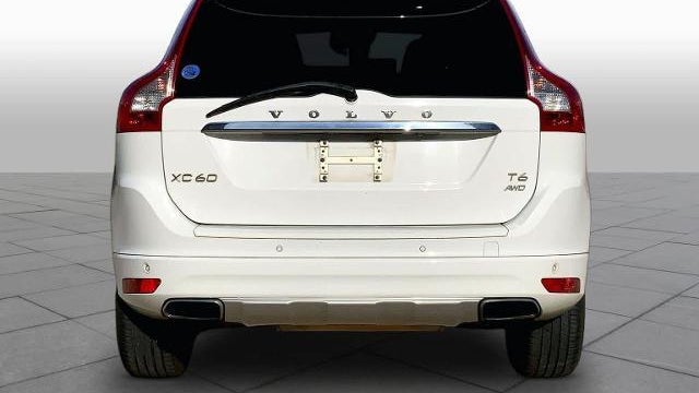 2015 Volvo XC60 T6 Platinum