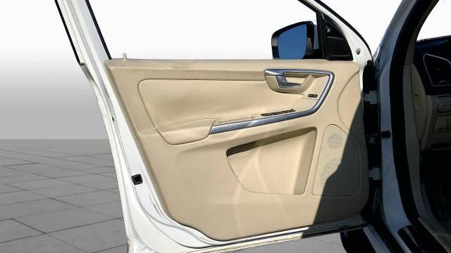 2015 Volvo XC60 T6 Platinum
