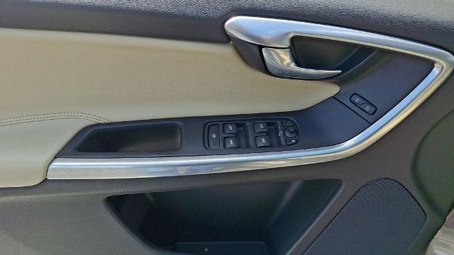 2016 Volvo XC60 T6 Platinum