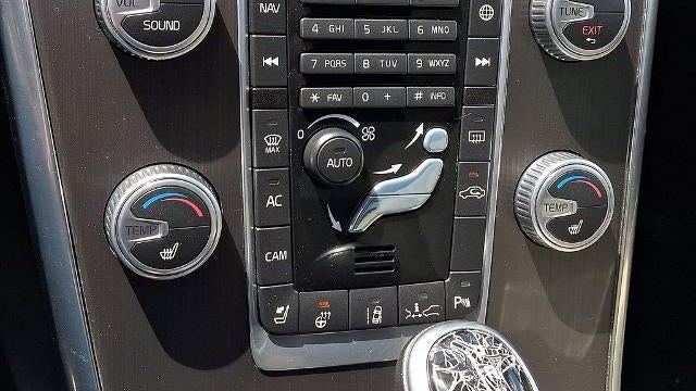 2016 Volvo XC60 T6 Platinum