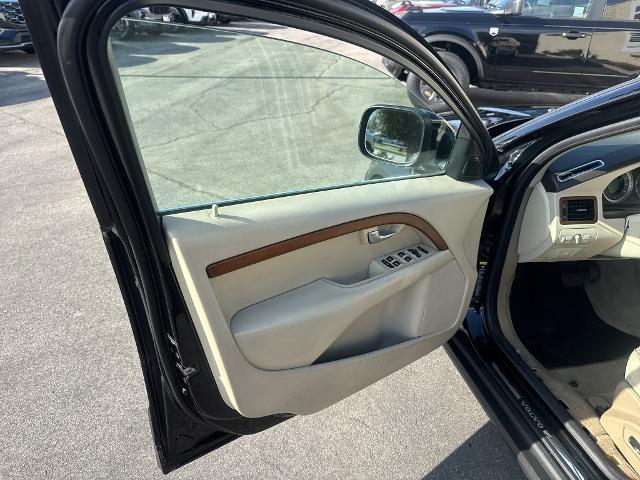 2010 Volvo C70 - $8,500