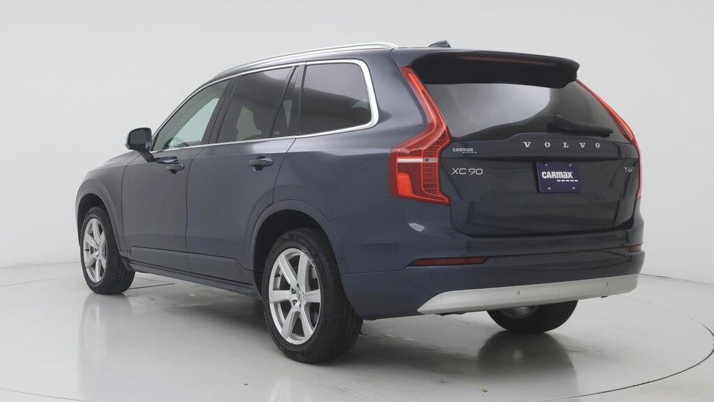 2022 Volvo XC90 T6 Momentum 6-Passenger