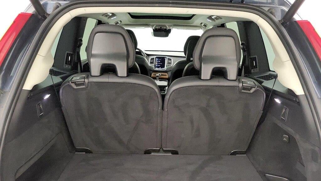 2022 Volvo XC90 T6 Momentum 6-Passenger