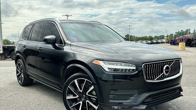 2022 Volvo XC90 T6 Momentum 6-Passenger