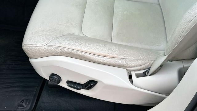 2022 Volvo XC90 T6 Momentum 6-Passenger