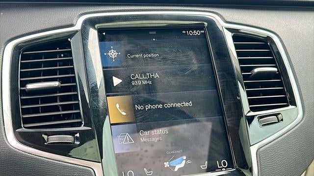 2022 Volvo XC90 T6 Momentum 6-Passenger