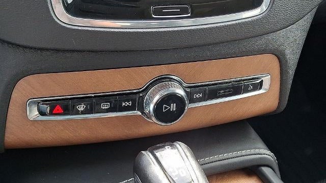 2020 Volvo XC90 T6 Inscription 6-Passenger