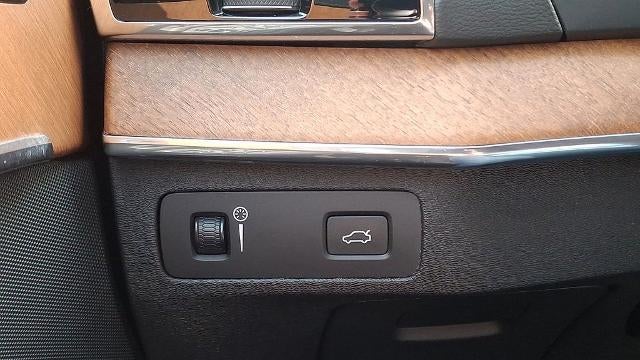 2020 Volvo XC90 T6 Inscription 6-Passenger