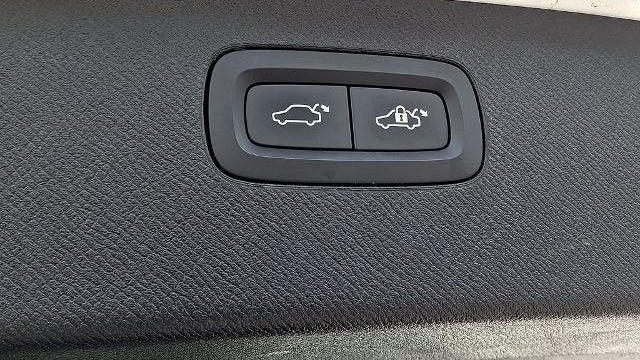 2020 Volvo XC90 T6 Inscription 6-Passenger