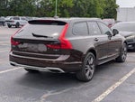 2017 V90 Cross Country Thumbnail 3