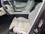 2017 V90 Cross Country Thumbnail 9