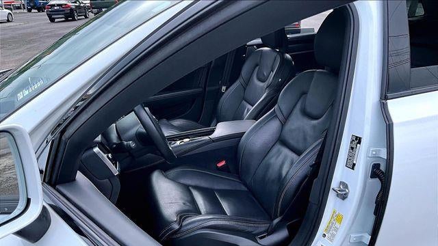 2017 Volvo V90 Cross Country T6