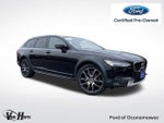2018 V90 Cross Country Thumbnail 1