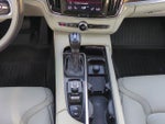 2020 V90 Cross Country Thumbnail 19