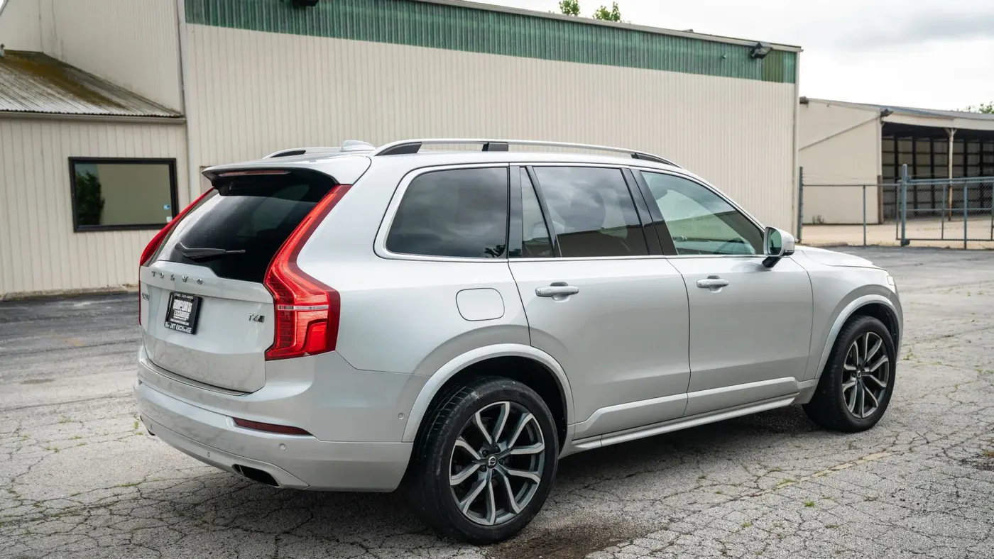 2017 Volvo XC90 T6 Momentum