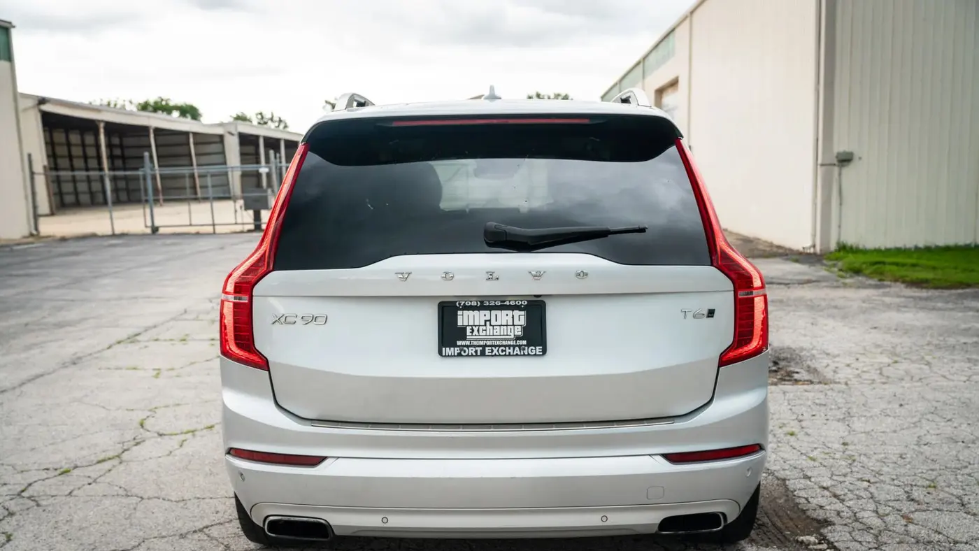 2017 Volvo XC90 T6 Momentum