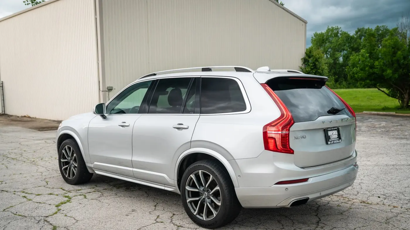 2017 Volvo XC90 T6 Momentum