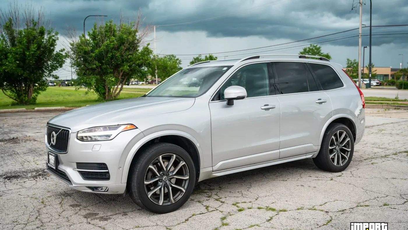 2017 Volvo XC90 T6 Momentum