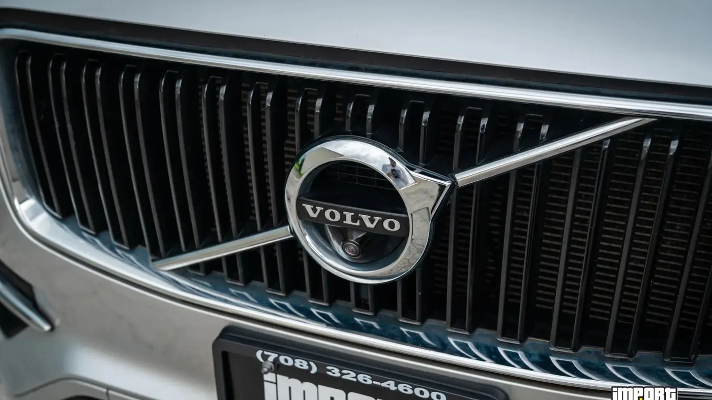 2017 Volvo XC90 T6 Momentum