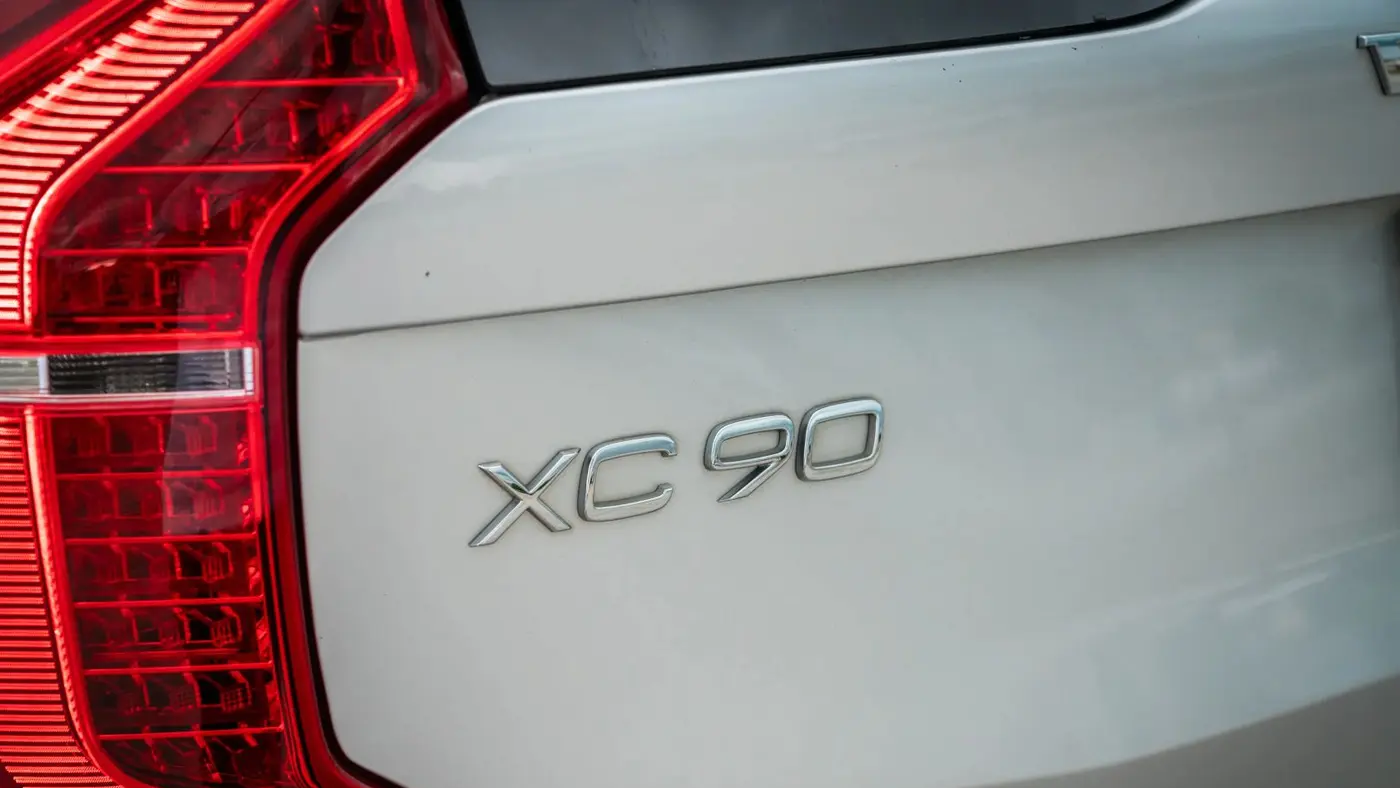 2017 Volvo XC90 T6 Momentum