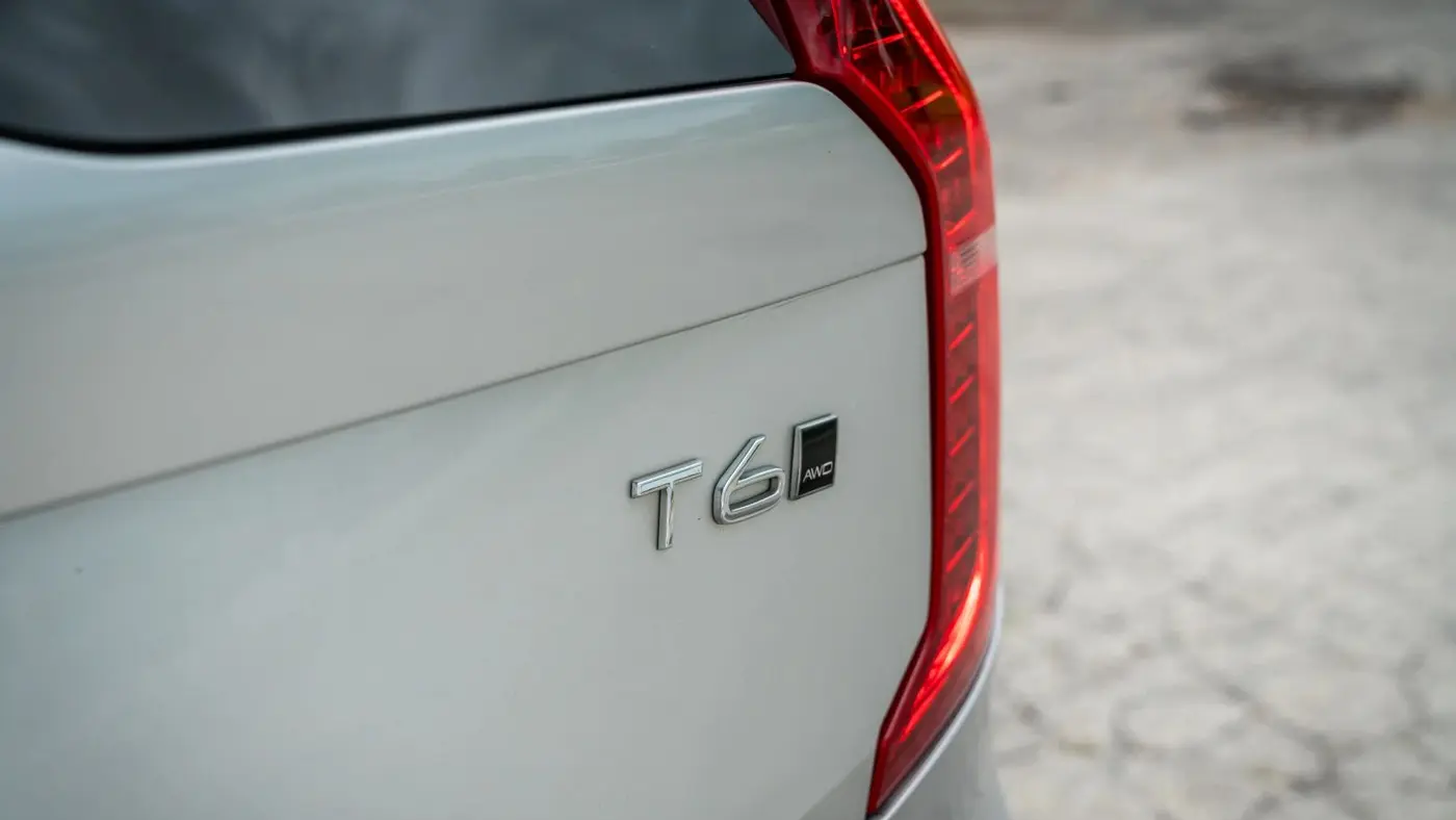 2017 Volvo XC90 T6 Momentum