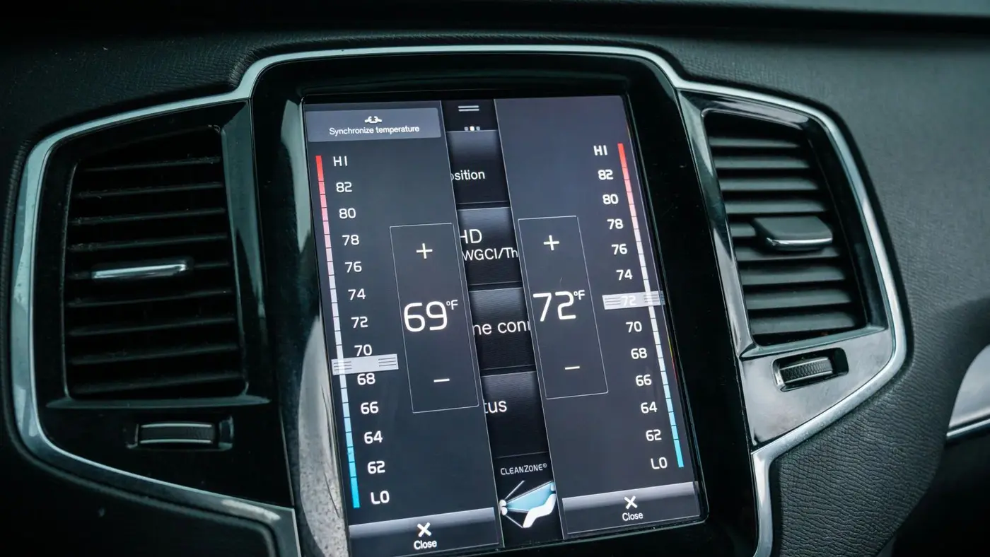 2017 Volvo XC90 T6 Momentum