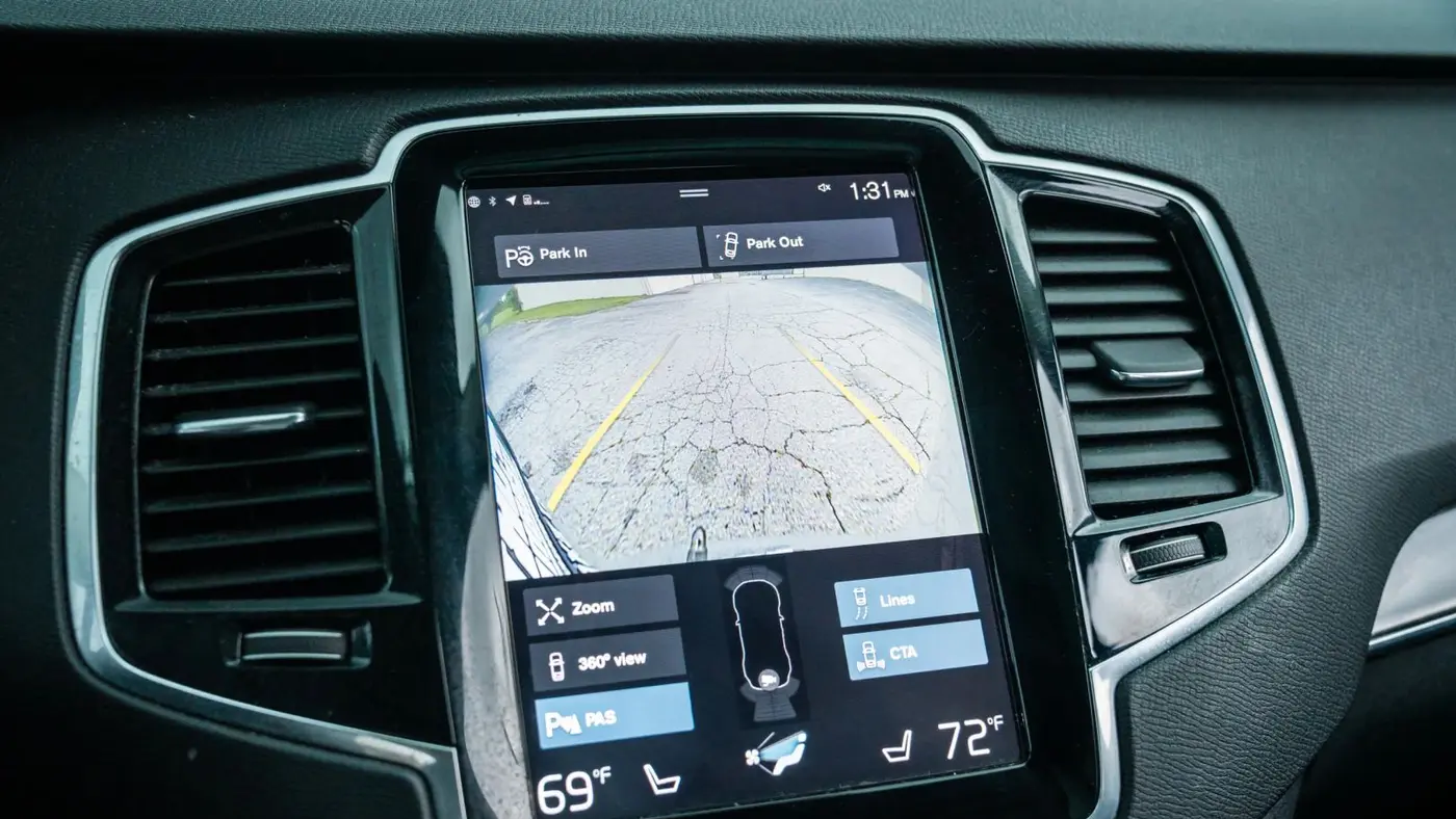 2017 Volvo XC90 T6 Momentum